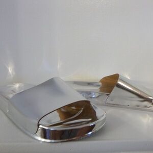 CHINESE LAUNDRY SILVER MIRROR SLIDES SHOES SZ-7 FLATS NEW